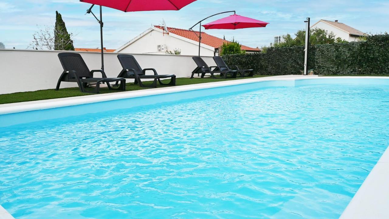 Apartments Mihovilovic - 50 M From Beach Slatine Eksteriør billede