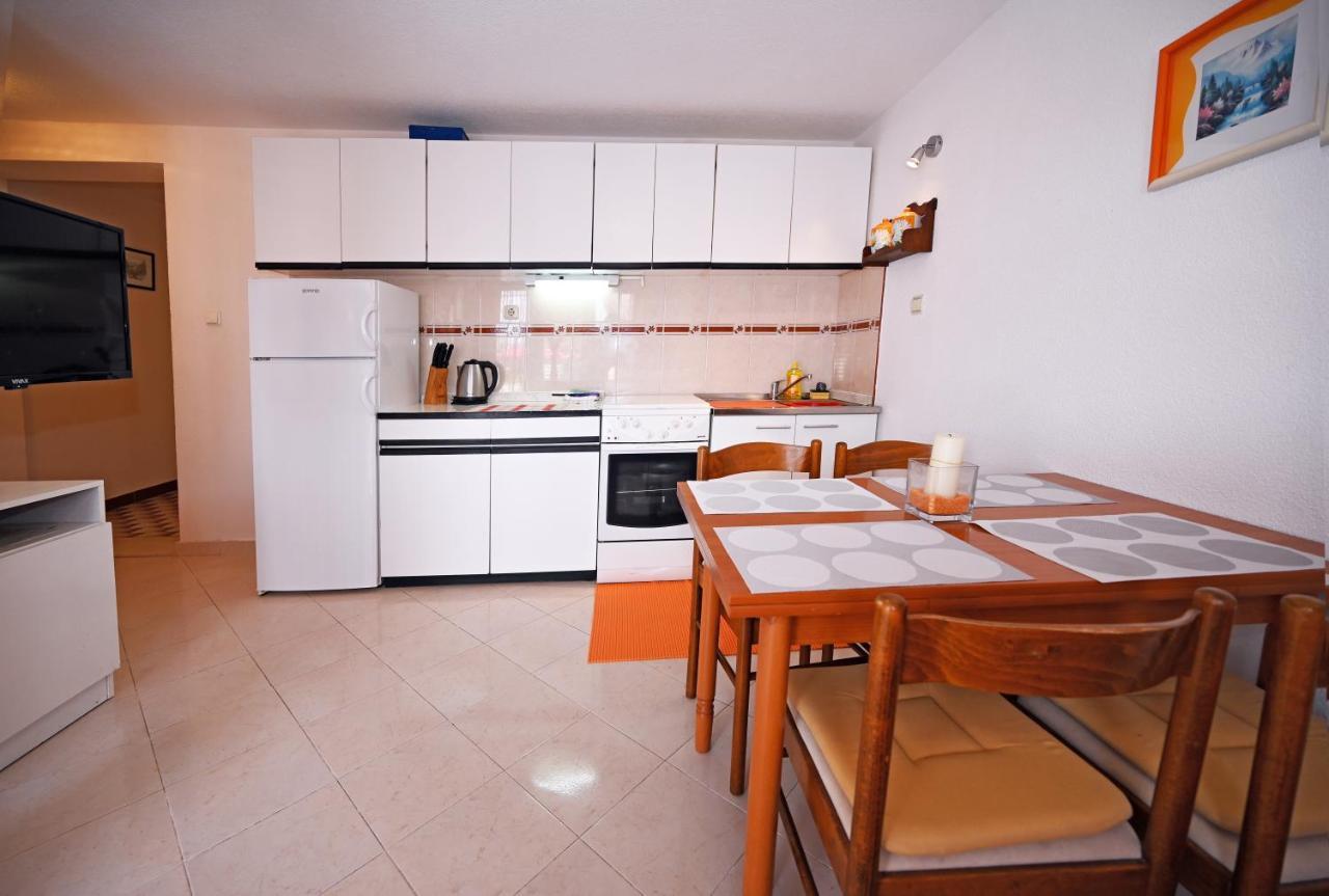 Apartments Mihovilovic - 50 M From Beach Slatine Værelse billede
