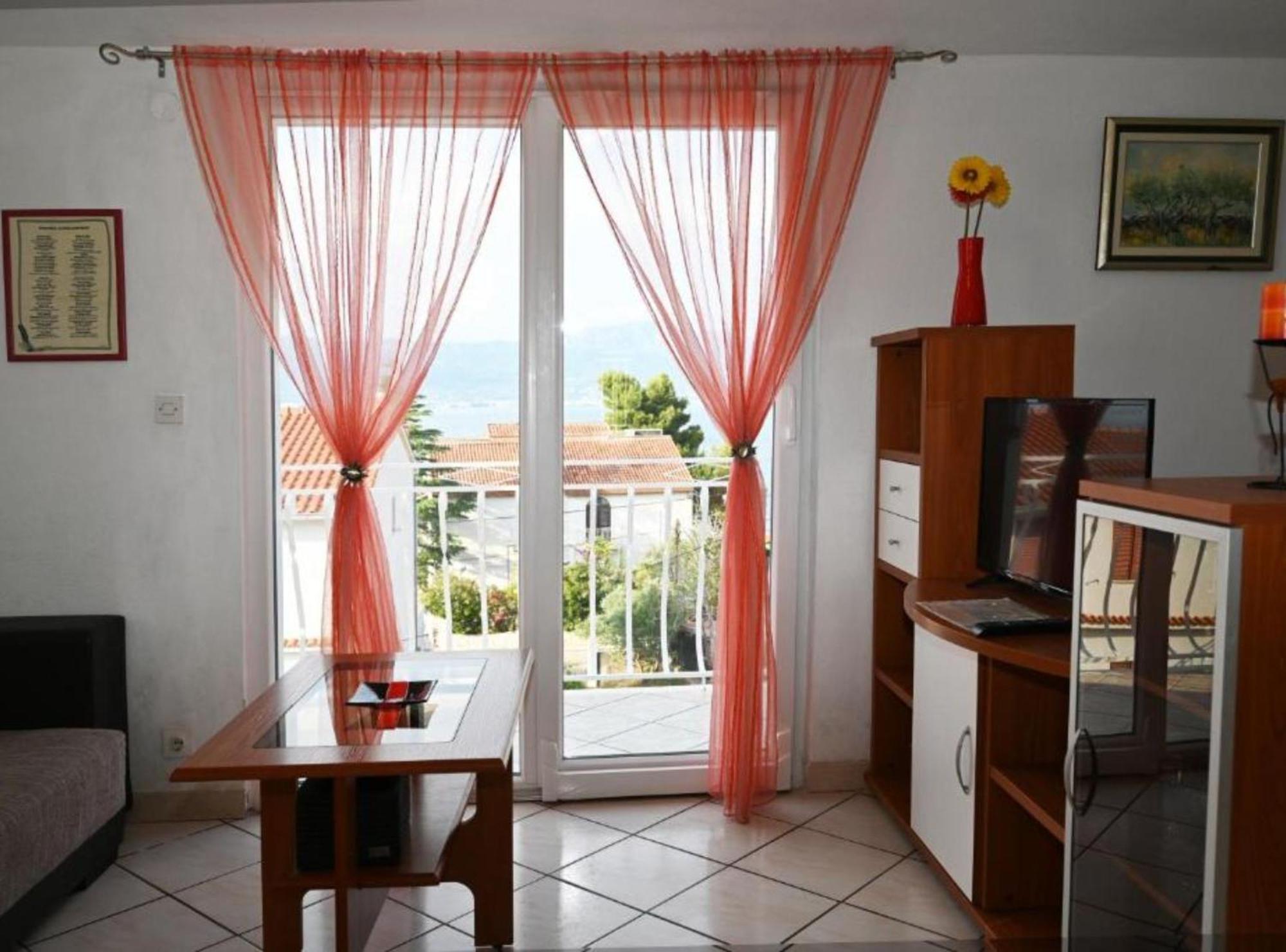 Apartments Mihovilovic - 50 M From Beach Slatine Eksteriør billede