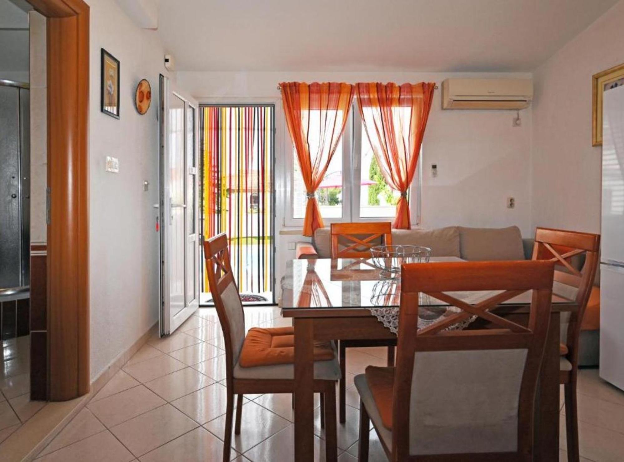Apartments Mihovilovic - 50 M From Beach Slatine Eksteriør billede