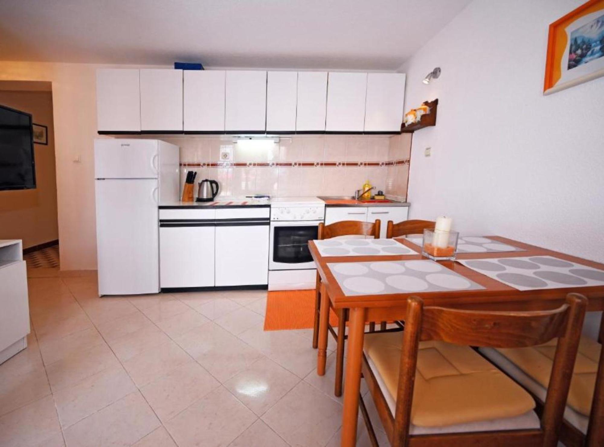 Apartments Mihovilovic - 50 M From Beach Slatine Eksteriør billede
