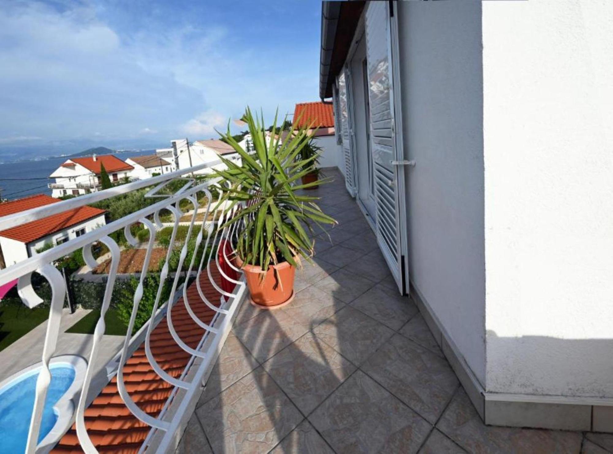 Apartments Mihovilovic - 50 M From Beach Slatine Eksteriør billede