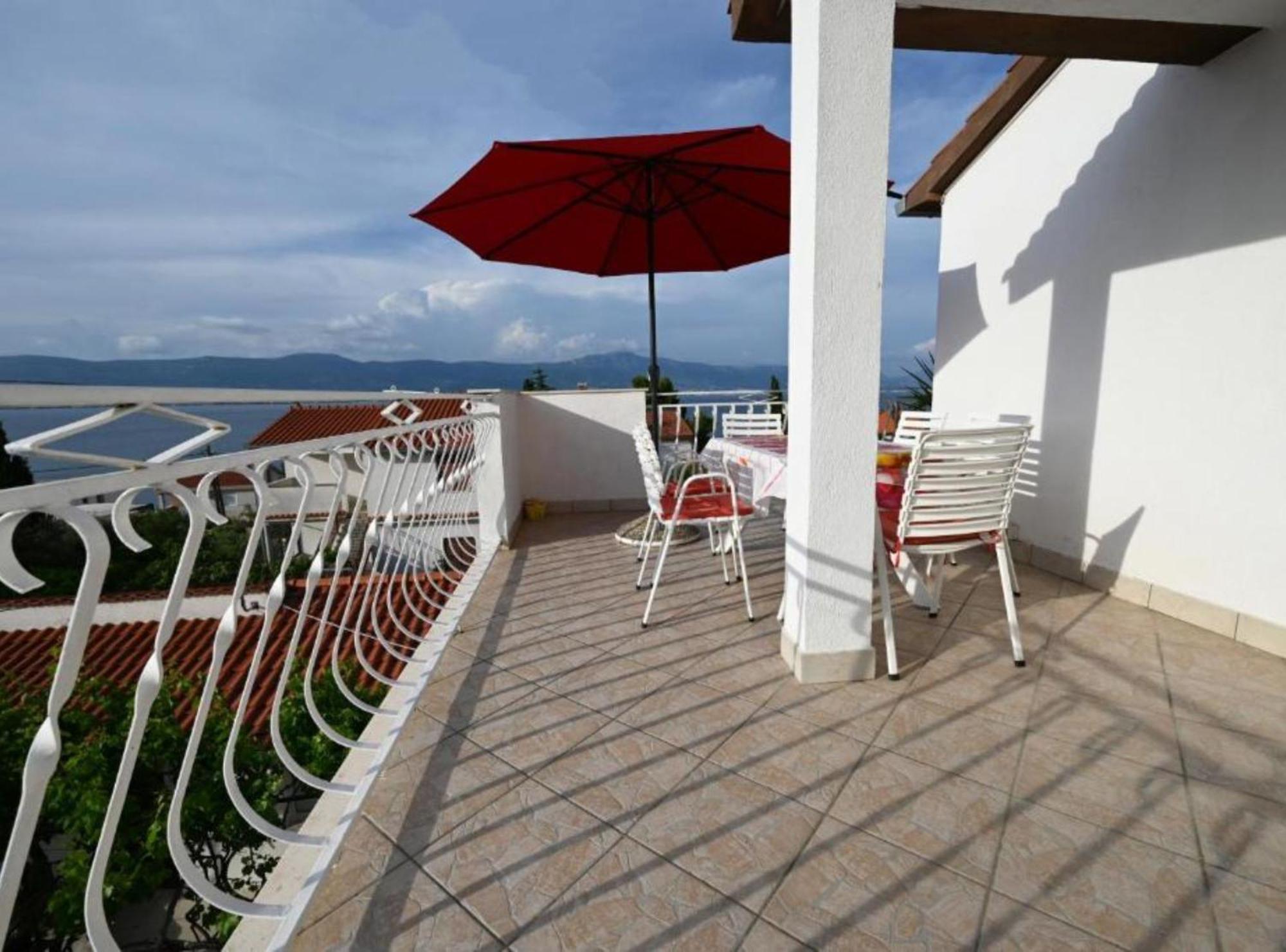 Apartments Mihovilovic - 50 M From Beach Slatine Eksteriør billede