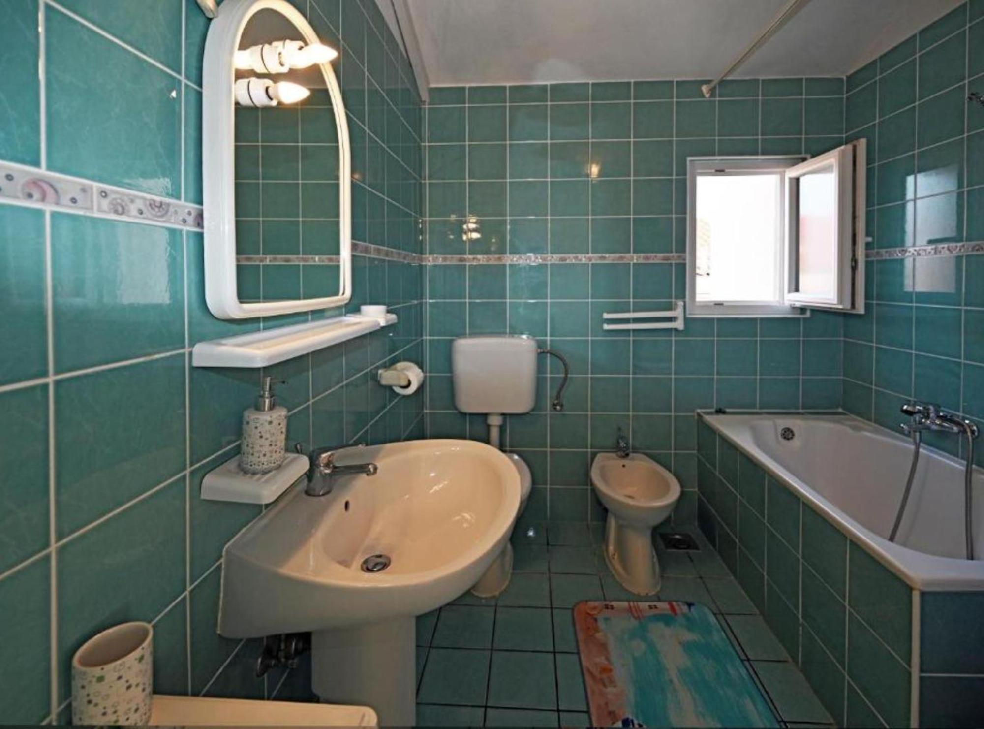 Apartments Mihovilovic - 50 M From Beach Slatine Eksteriør billede