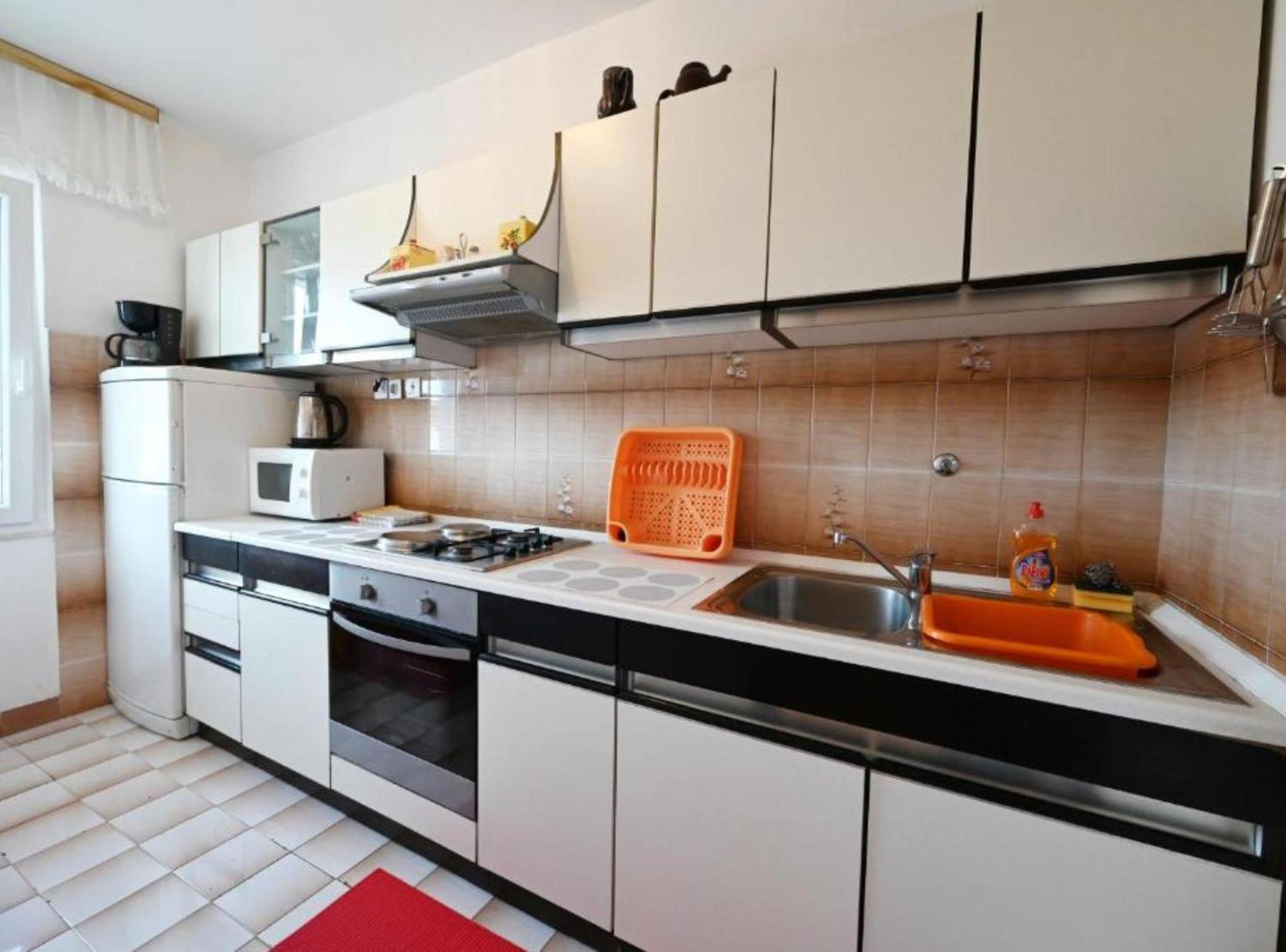 Apartments Mihovilovic - 50 M From Beach Slatine Eksteriør billede