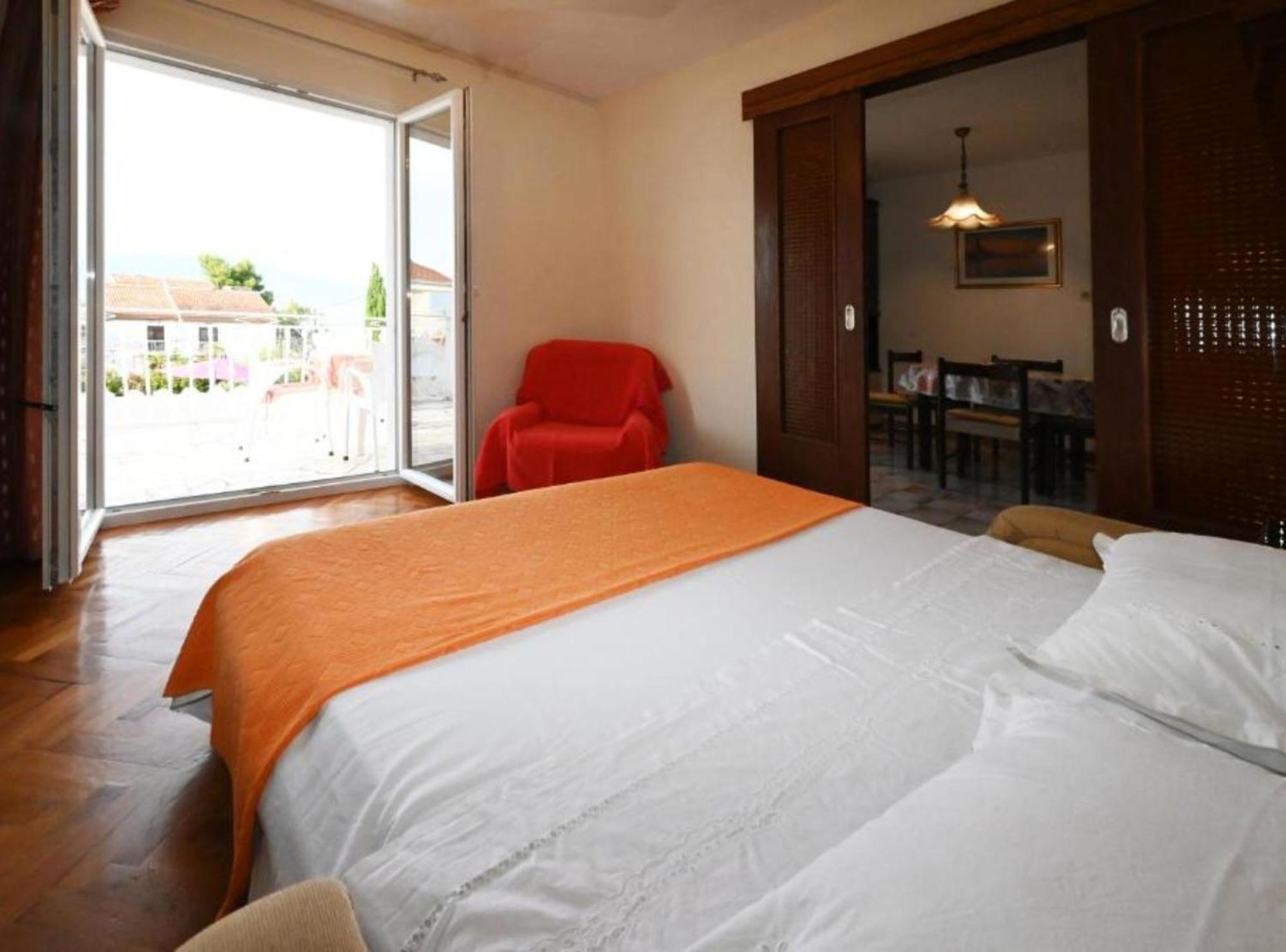 Apartments Mihovilovic - 50 M From Beach Slatine Eksteriør billede