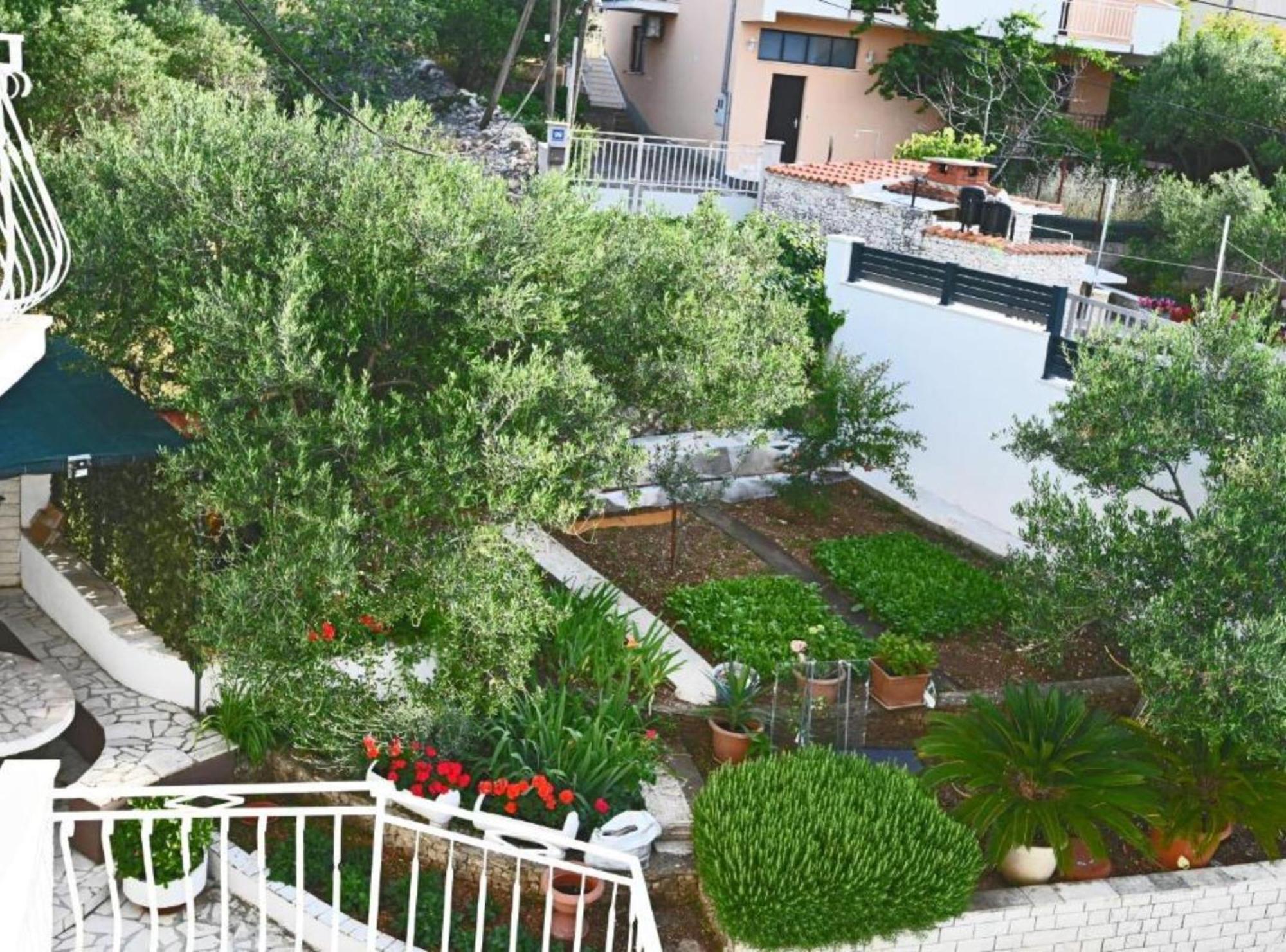Apartments Mihovilovic - 50 M From Beach Slatine Eksteriør billede